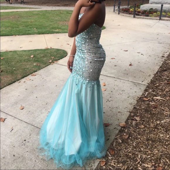Prom dress - Picture 4 of 5